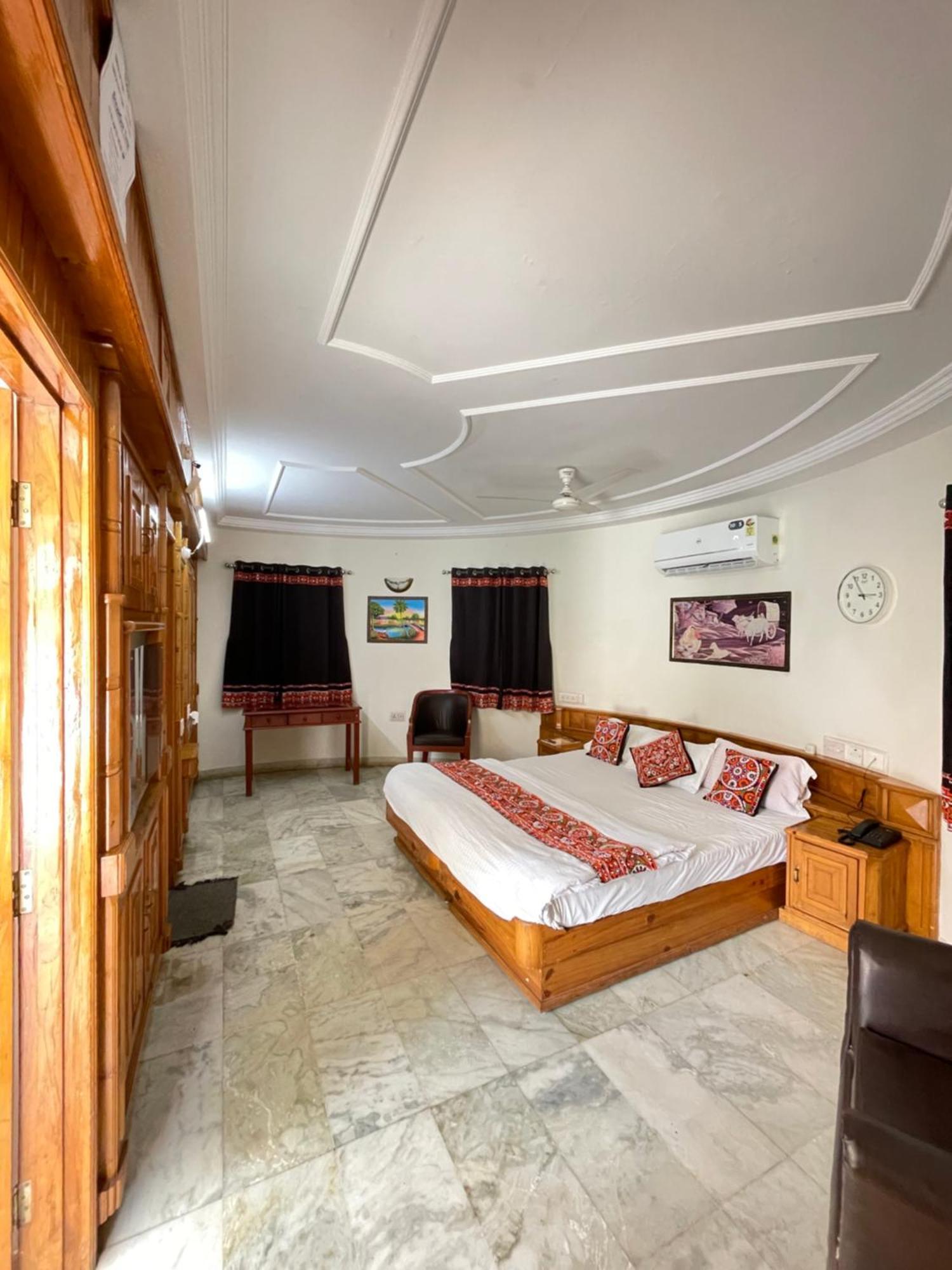 Stay Guru Resort Farm Villa Bhuj Exterior photo