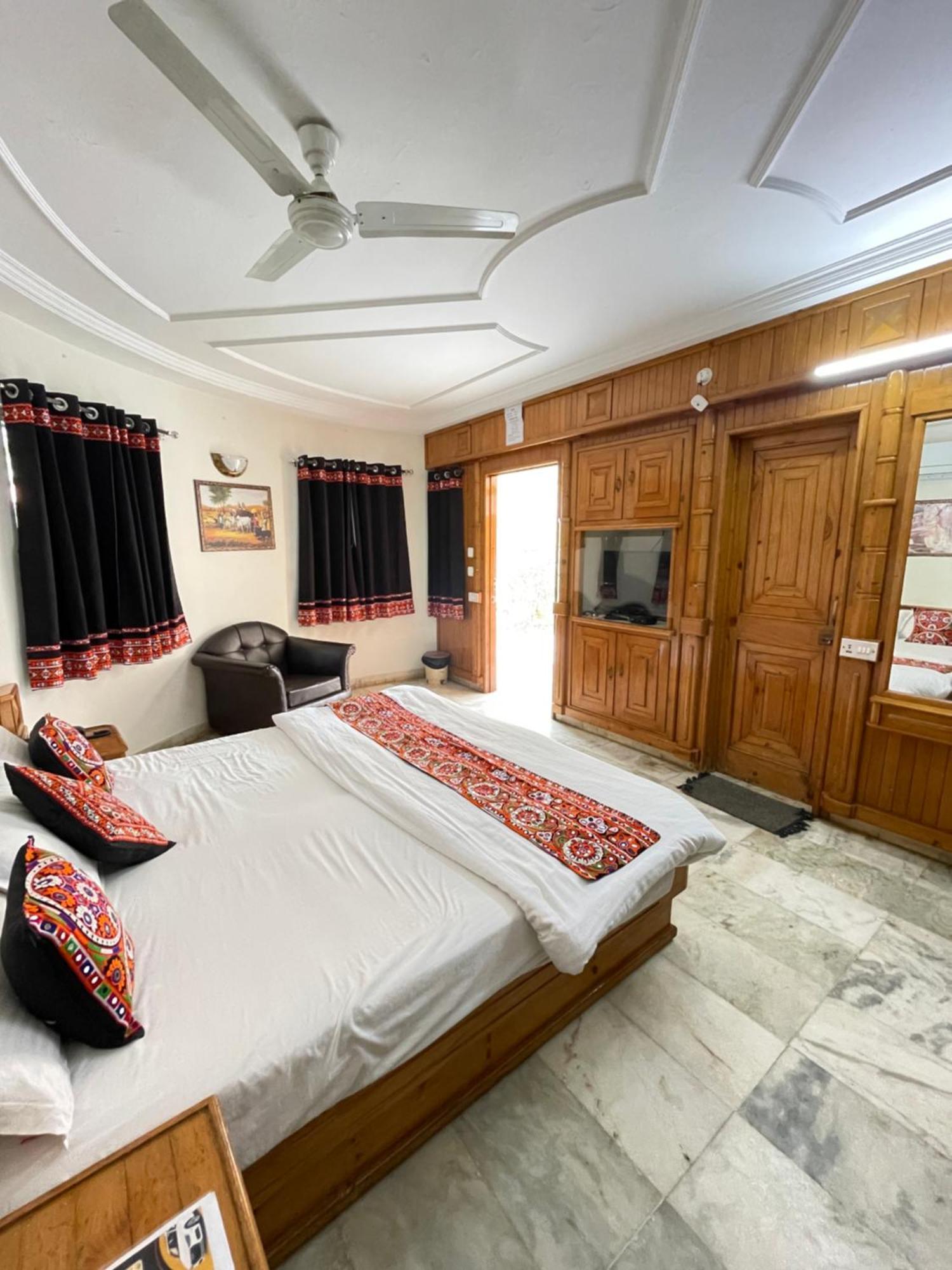 Stay Guru Resort Farm Villa Bhuj Exterior photo
